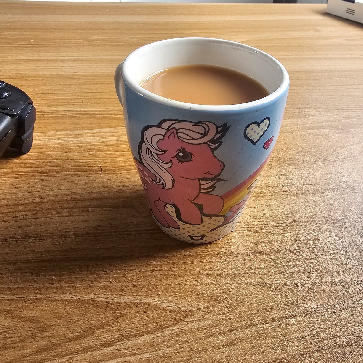 gabs5mp's tweet photo. tea with my awesome mlp mug https://t.co/KR6KwtqCrz