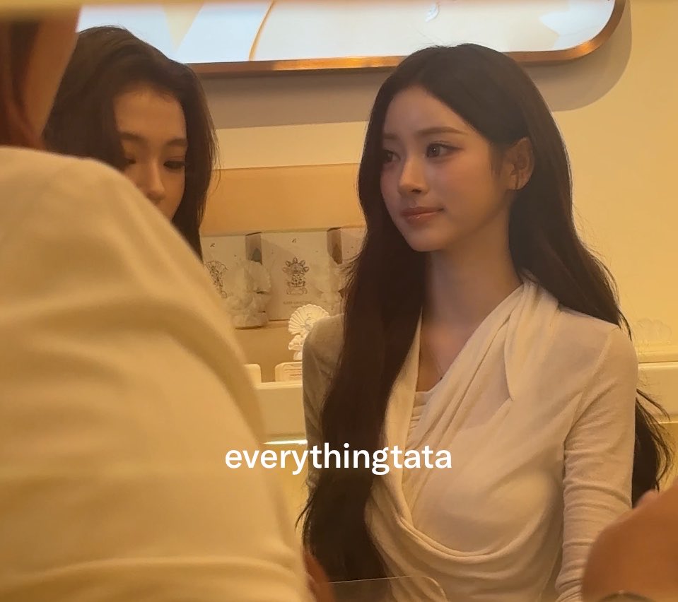 EverythingTata's tweet photo. 🥺🥺🥺 #meovv https://t.co/XZaTLBYLP1