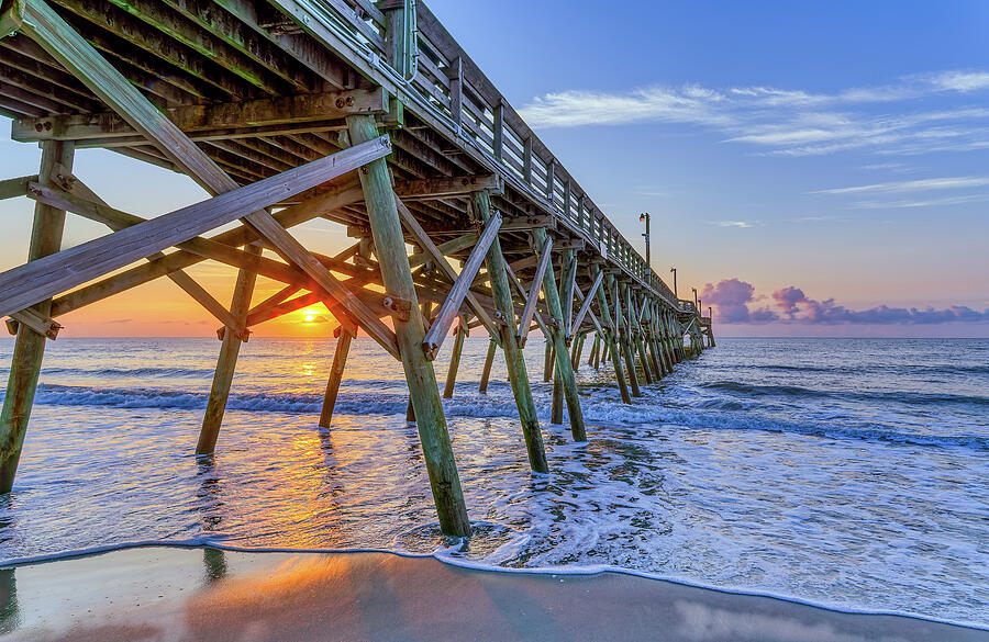 SteveRich_Photo's tweet photo. I photographed this sunrise on Surfside Pier on September 28, 2016. Ten days later, Hurricane Matthew destroyed much of this beloved wooden landmark. Today, the pier is gone, but this moment remains.
#SurfsideBeach #SouthCarolina #FineArtPhotography
https://t.co/QNpbcZ3WQ7 https://t.co/fjQLvEPXt6