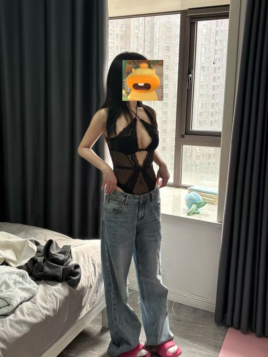 xkfjz's tweet photo. 有金主加我老婆聊骚吗 https://t.co/uMRDKsFdue