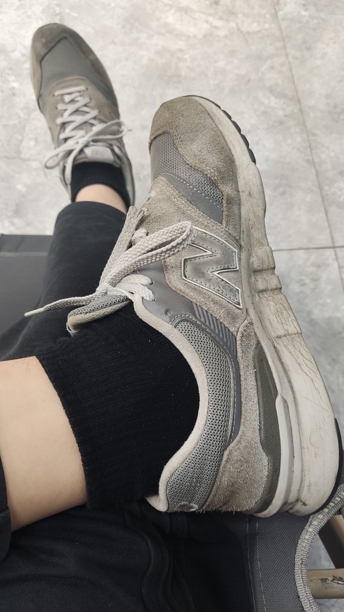 RedSdom08's tweet photo. 通过上贡才能舔到爹的鞋底，你这种傻逼废物就愿意做这种事对吗？
#无脑上贡 #直男s #直男崇拜 https://t.co/eekTlno5pU