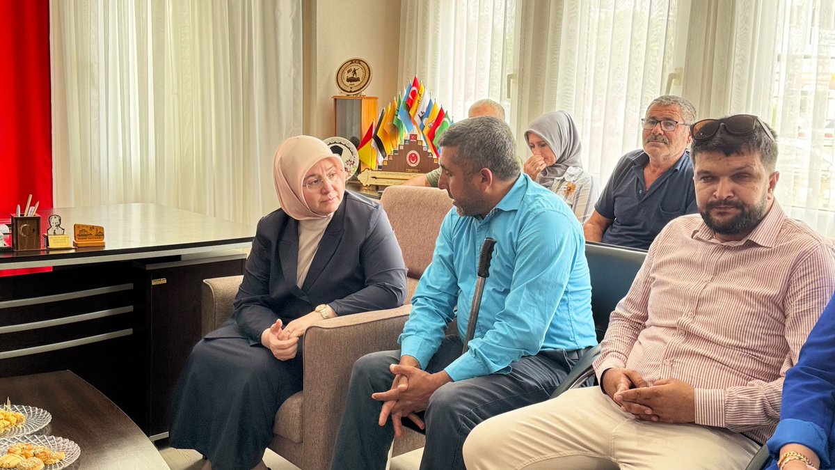 drtubakoksal's tweet photo. 📍Kozan Şehit Aileleri ve Gaziler Derneği
Başkanı Sn.Ali Rumi Küntaş ve kıymetli şehit ailelerimiz, gazilerimizle bir araya geldik.
Cumhurbaşkanımız Sn.@RTErdogan'nın her zaman dediği gibi şehitlerimizin emaneti,gazilerimiz,milletimizin gönlünde daima müstesna bir yere sahiptir🇹🇷 https://t.co/vCjv1lMLhd