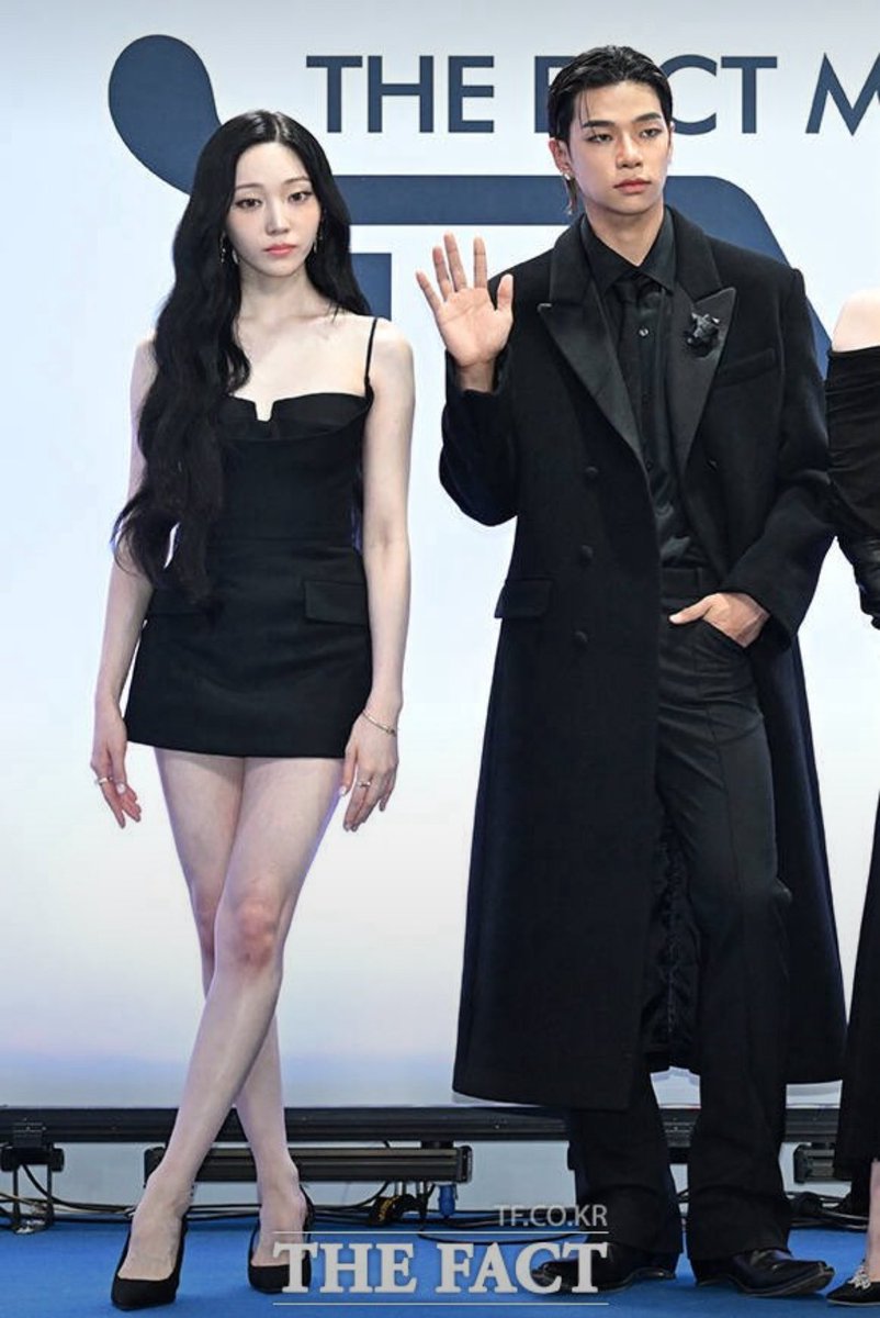 rosetoseo's tweet photo. Damn, that Lee bloodline.. https://t.co/EeKWWDSTYp