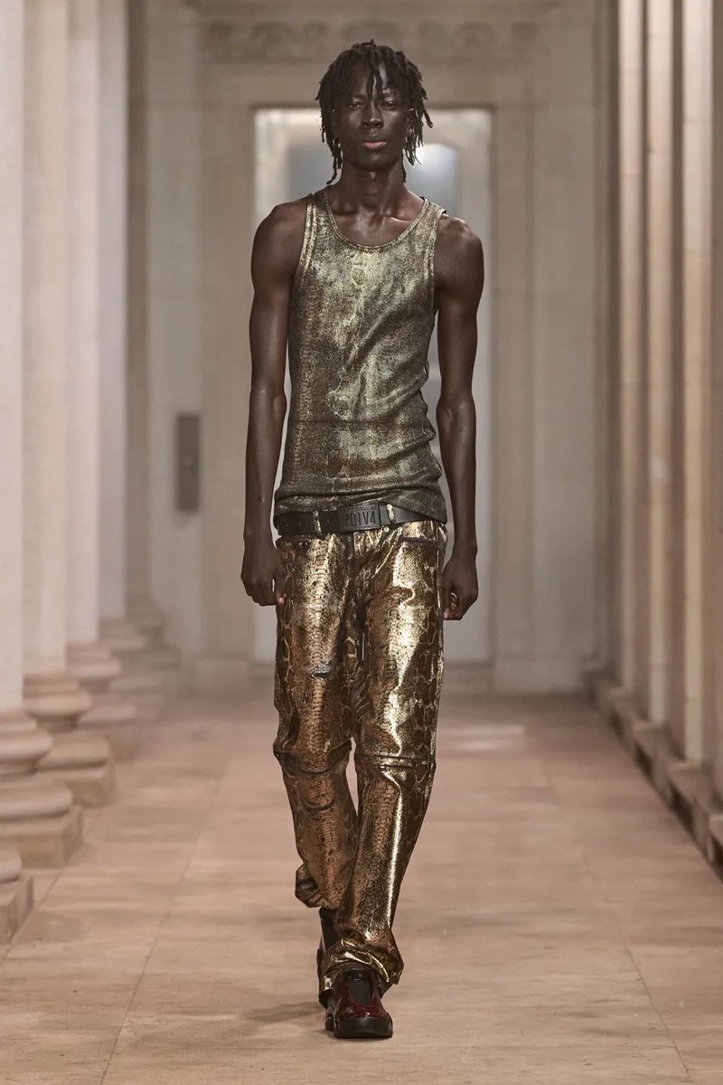 gregor_estevan's tweet photo. MOWALOLA SS27 RUNWAY https://t.co/ROPAQcVl49