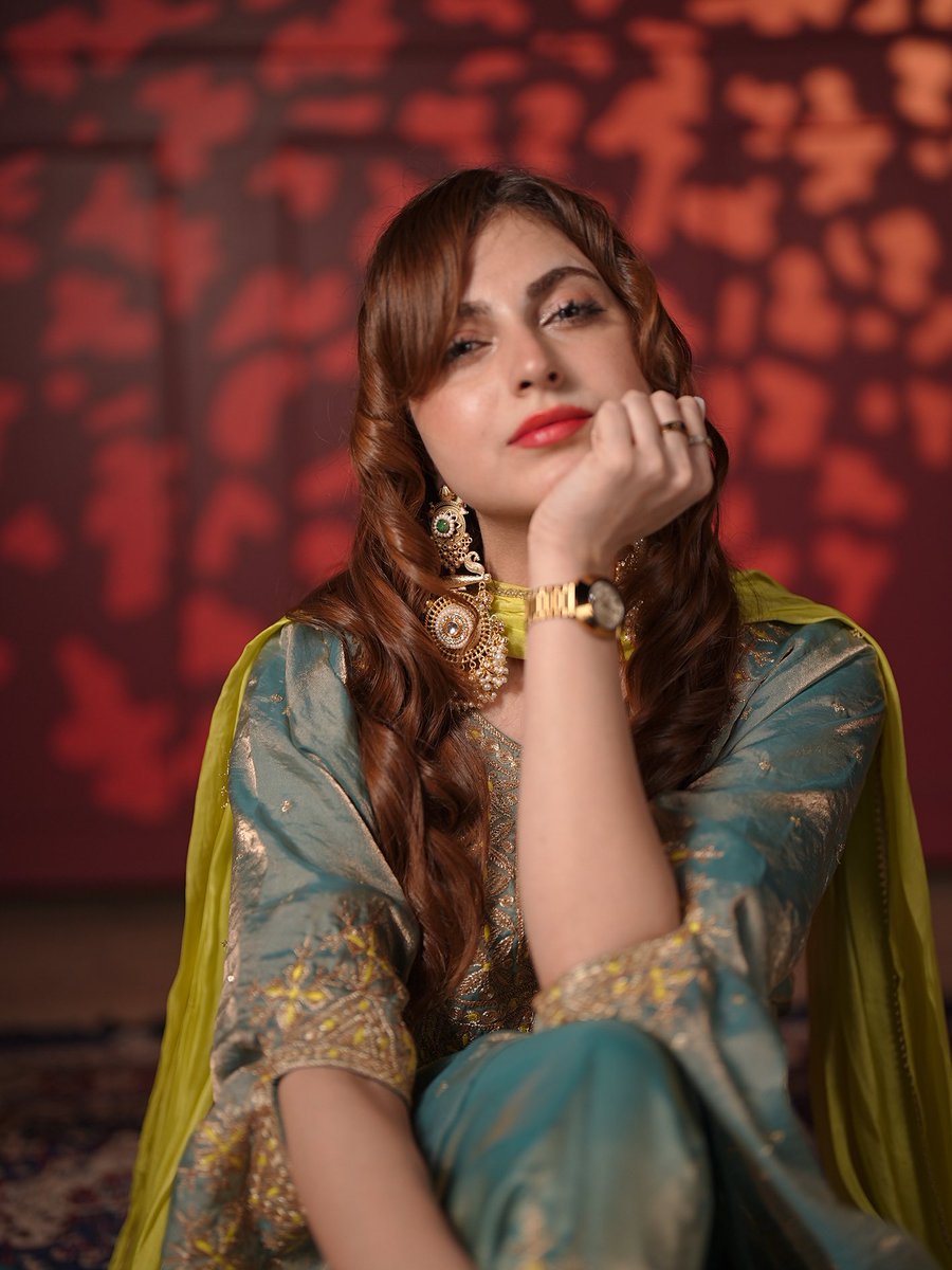 Farrhana_bhatt's tweet photo. Rooted in Kashmir, celebrating every tradition with love. ✨

#FarrhanaBhatt #FarrhanaRebellions https://t.co/mzmqXSXBUz