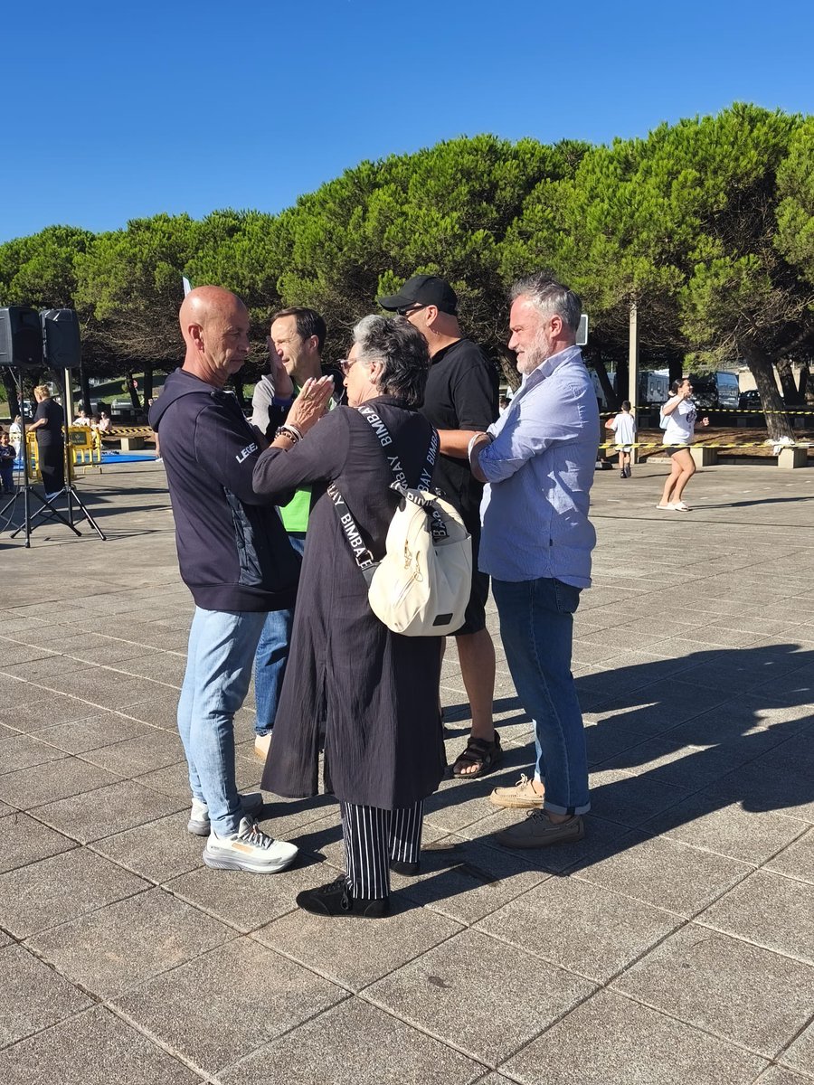 psoegijon's tweet photo. Hoy El Arbeyal volvió a llenarse de #deporte, ilusión y vida con #OesteEnJuego. 🏐🏀🥋🏉

Más de 1.000 deportistas y siete clubes demostrando que el deporte base también construye barrio, comunidad y futuro.

El concejal #socialista del @gmsgijon, @Jacogijon, quiso acompañarles en esta mañana emotiva ❤️