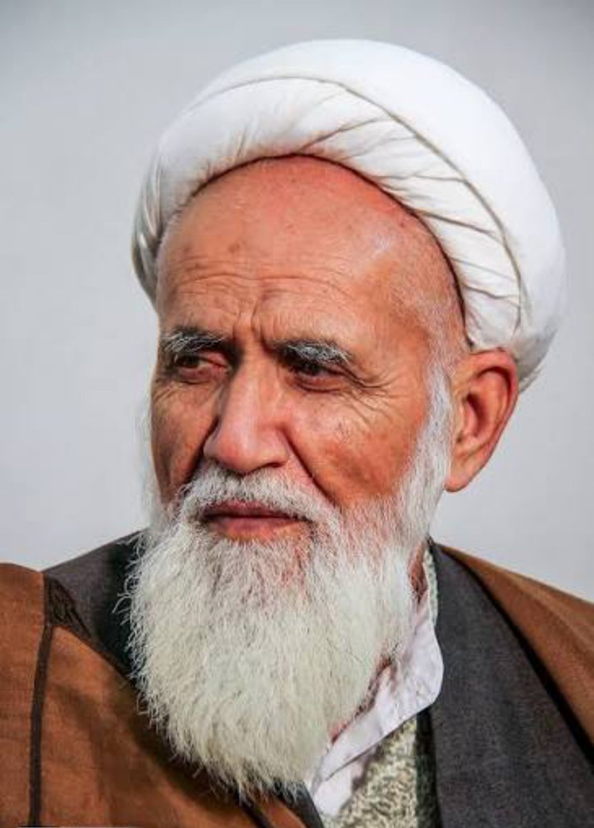 rasool_nmv's tweet photo. آیت الله حائری شیرازی ره:

شوخی جنسی نکنید  شوخی های جنسی را نه گوش بگیرید و نه به زبان بیاورید!
اینها بیماری می‌آورد. اینها دل را سیاه می‌کند

به هیچکس نگاه معنادار نکنید؛ چه مرد، چه زن
خودتان را کنترل کنید. این چشم اگر پاک شد؛ زبان پاک شد؛ گوش پاک شد؛انسان بی‌قراره خدا می‌شود.. https://t.co/6RZRvUFPLh