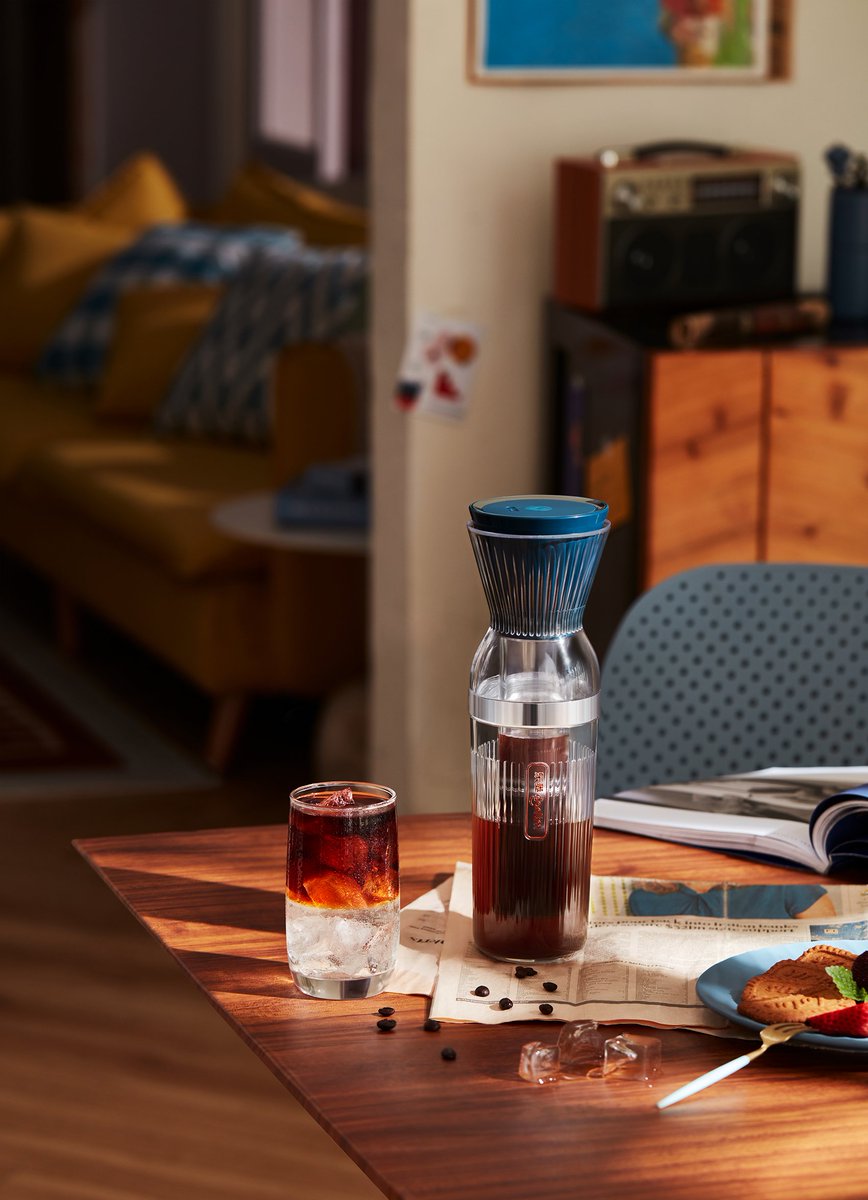 RemonaDipigsd's tweet photo. Just tried a game-changing one-handed coffee brewer that fits in my pocket! No more waiting in lines or wasting paper cups—perfect for on-the-go mornings.  What’s your go-to portable hack， https://t.co/5XBpcvYIfu