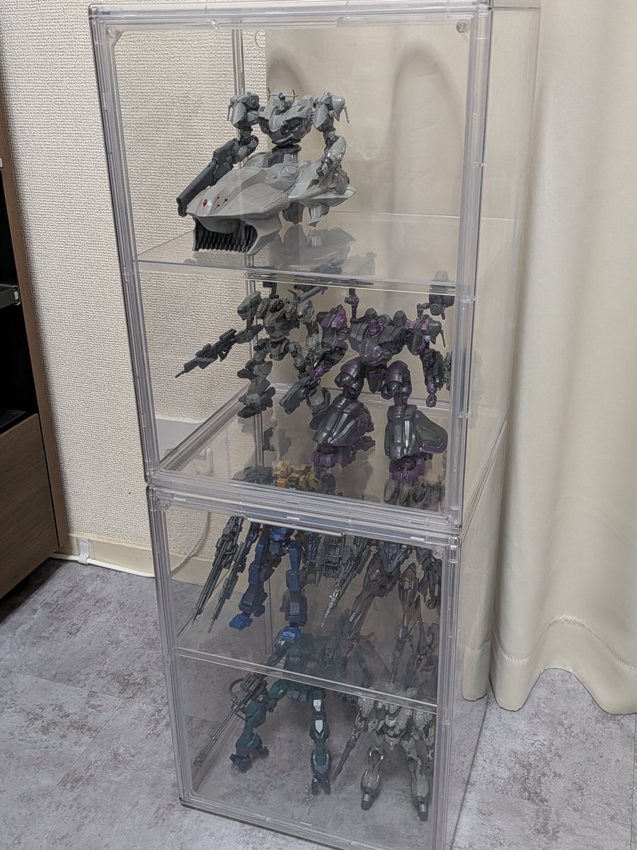VODA_SUN's tweet photo. 出来た！無も知らぬメカ！

これにて30mm版AC6追いつきました！新作は予約済み！飾る所も余ってる！てか、VE-42Bが綺麗に収まってテンション上がりました😂 https://t.co/nBptGoIfpV