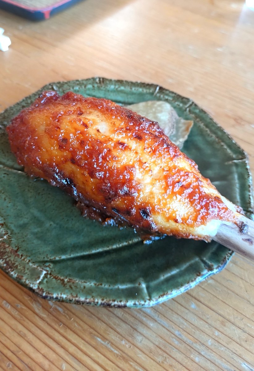 BikeyaNishimura's tweet photo. 昨日は田沢湖までこの「みそたんぽ」食べに片道225kmモンキー125を走らせたんです🤣🤣

みそたんぽは「たつこ茶屋」が発祥の店で8年ぶりに食べれました😋最高に美味い🙌🙌 https://t.co/bnXE66YJse