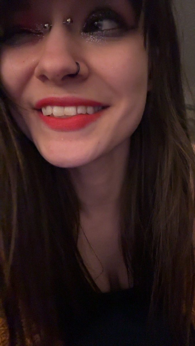 arsenicdaydream's tweet photo. Smiling is erotic, even without nudity or even a lewd https://t.co/zeHMiZrkH9