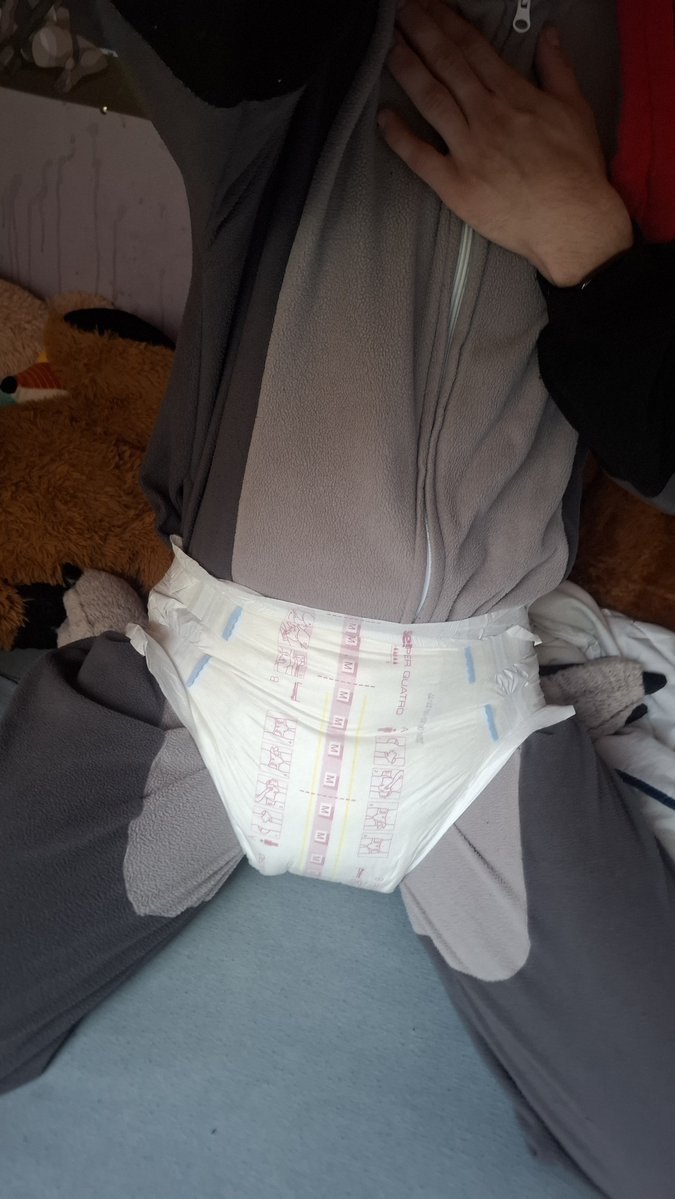 AbdlForest's tweet photo. Dry oniesie UwU
#abdl #abdlboy #diaper #diaperboy #diap #diapboy #dl #dlboy https://t.co/xJZkehh9Ng