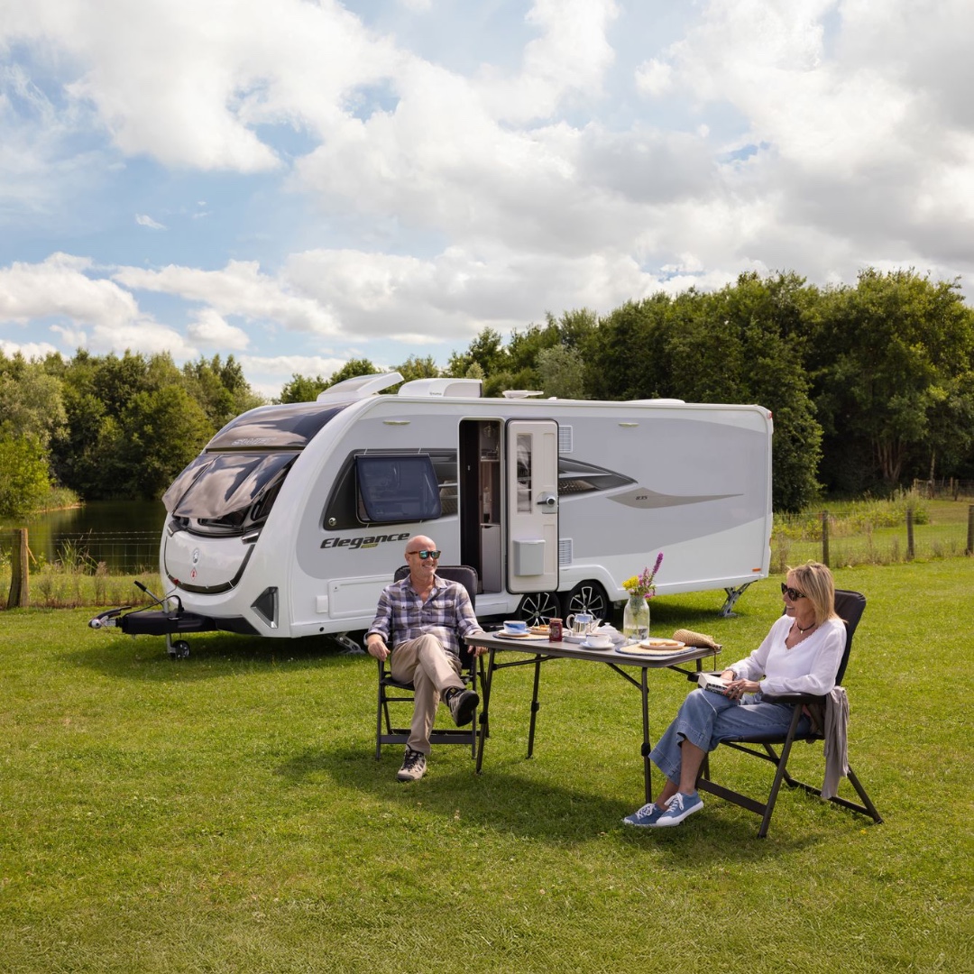 swiftgroup's tweet photo. A little more comfort for the evenings you decide to stay in.

The latest Elegance Grande brings thoughtful updates throughout, including a new pop-up TV unit with capacity for up to a 32" screen on L-shaped lounge layouts.

Perfect for putting your feet up after a day exploring - and neatly tucked away when the view outside deserves your attention instead.

See it here 👉 https://t.co/Se3OriCk32

See it at the NEC in October 👉 https://t.co/6jnObXMtTA

#SwiftElegance #SwiftCaravans #CaravanLife #YourHomeAnywhere