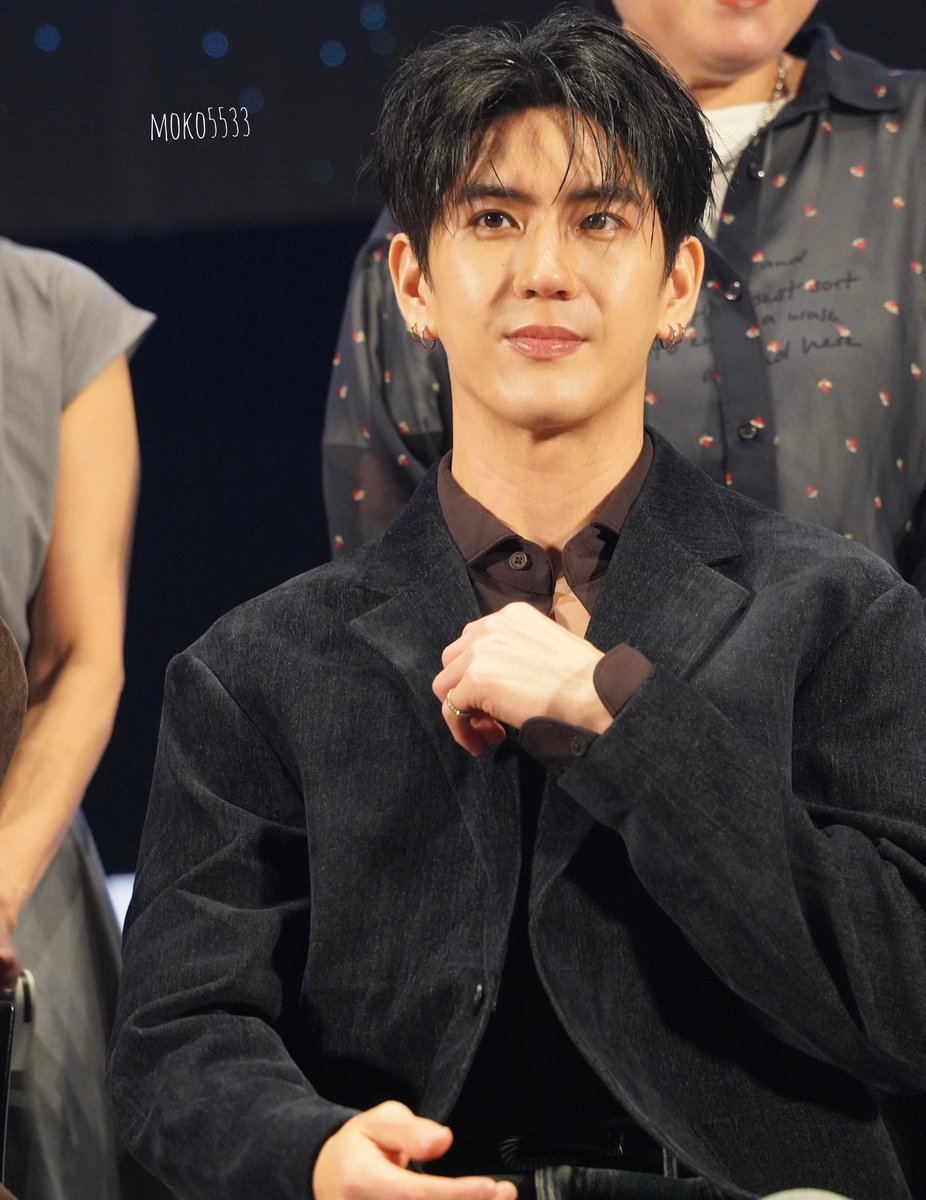 ninigeminius's tweet photo. ยู้กแมวขนฟูมาก น่ารักกกกกก ㅠㅡㅠ วันนี้เป็นแมวดำน้า 🤲🏻🐈‍⬛

JIMMYSEA DAISUKI DESU

#JimmySeaXFanday33inOSAKA https://t.co/Ncdna65Ip5