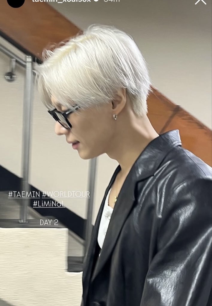 JenSingleton19's tweet photo. 🐥Taemin: How is everyone feeling ?I had so much fun with you all yesterday and used up a lot of energy so, today I’ve been wearing sunglasses the whole time,but I’m sleeping ,Just kidding! Please look forward to the second show today. I guarantee that today will be even better https://t.co/xq7zpqmncz