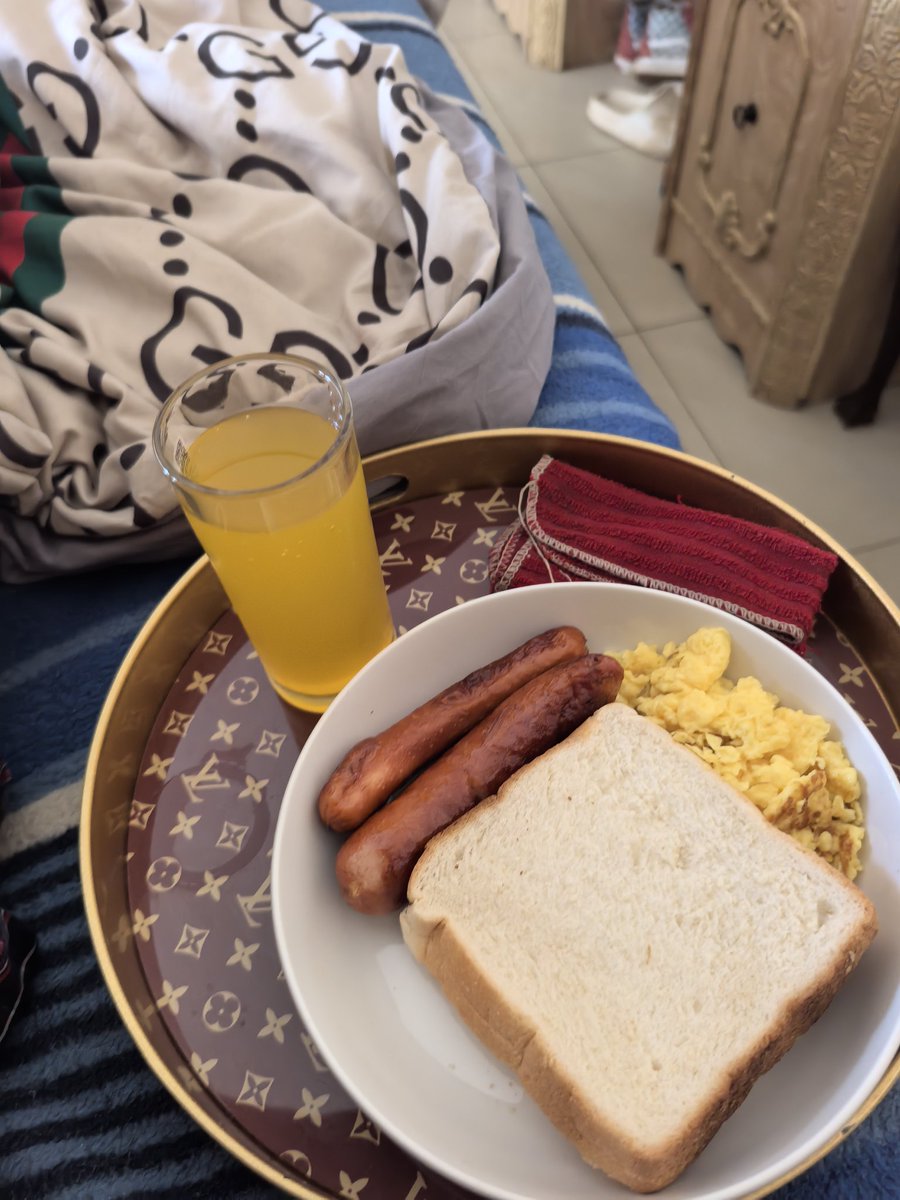 TedimozaSA's tweet photo. Breakfast in bed
Azich https://t.co/QgnlG1LPZ2