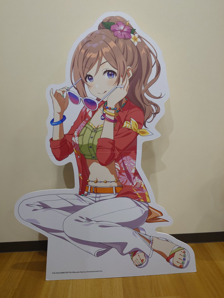 nanibitoP's tweet photo. 時間があったのでハツボシストアも行ってきた。この莉波、お茶目なお姉さんしてて可愛い。 https://t.co/I3CSvOQ44e