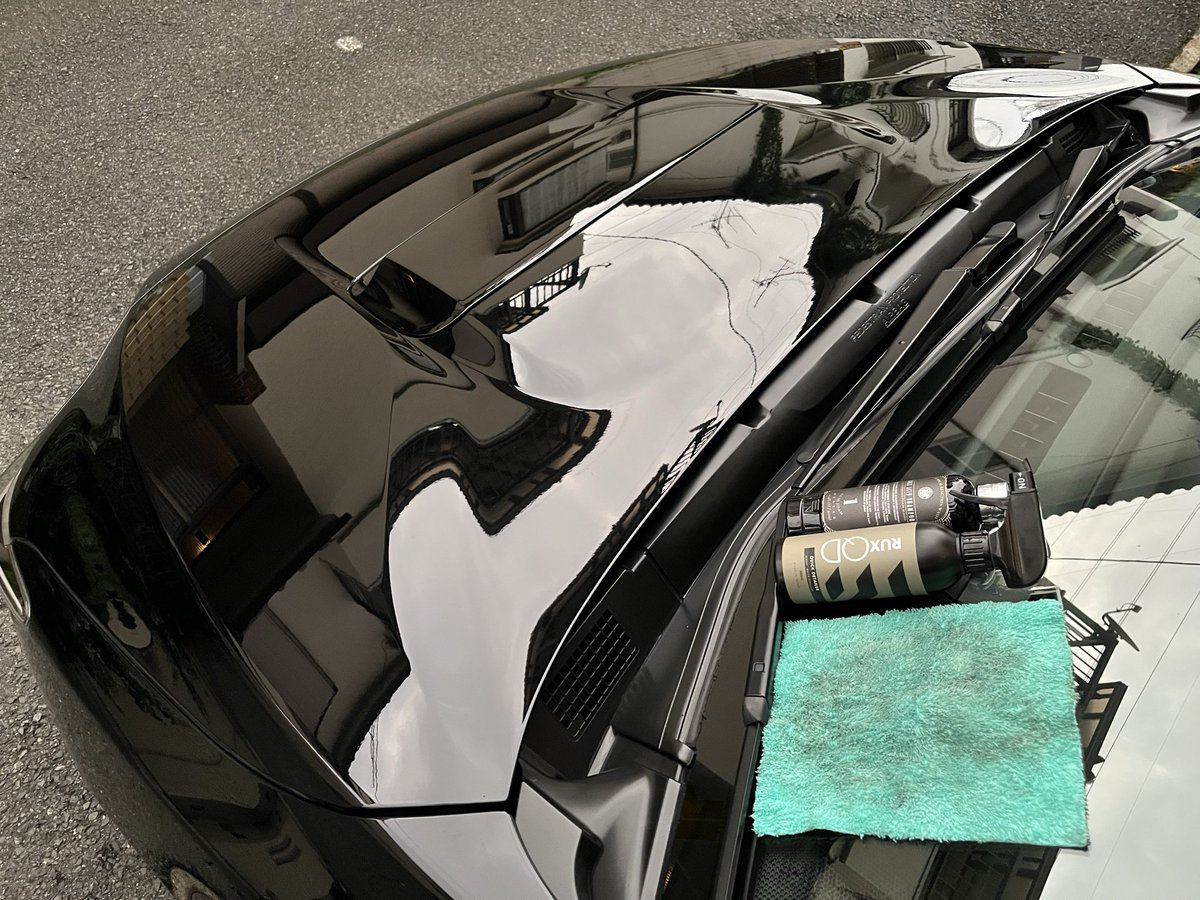 yuki_levorgfan's tweet photo. 先週は 鳥取まで走ったけど
洗えなかったので

時間の無い中
14時から洗車😅

#神風コレクション
ACID SHAMPOO からの
#RUXCOAT
RUX QD を湿式施工

雨☔にもやられてたので
洗浄力強めのRUX QDを使ったけど
正解🤣🤣🤣
よく汚れが落ちるし
艶もバッチリ👌

#レヴォーグ https://t.co/n5loTEvcuC