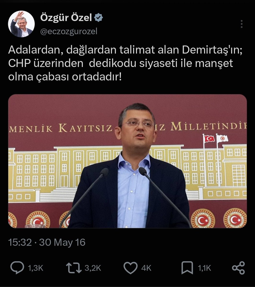 Ron_iGuven's tweet photo. Demirtaş siyasal bir aktördür.

Bundan sonra rol oynama şansı varsa yine oynar.

Öcalan ise Önderlik'tir. Milyonlardan oluşan hareketin 50 yıllık önderidir.

Denk olan şeyler kıyaslanır.

Kemalistler nifak sokmaya çalışıyor. 

Halbuki 10 yıl önce Demirtaş için dedikleri ortada👇 https://t.co/9CIi5TBsCm