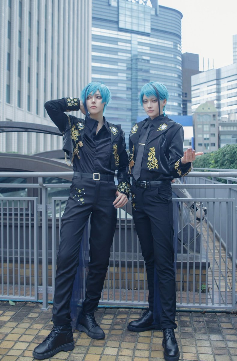 tota___pi's tweet photo. twst cosplay コスプレ 🦈 🐬
双子の全身〜
たくさん見上げてもらえて嬉しかったな https://t.co/vViTtkOGhN