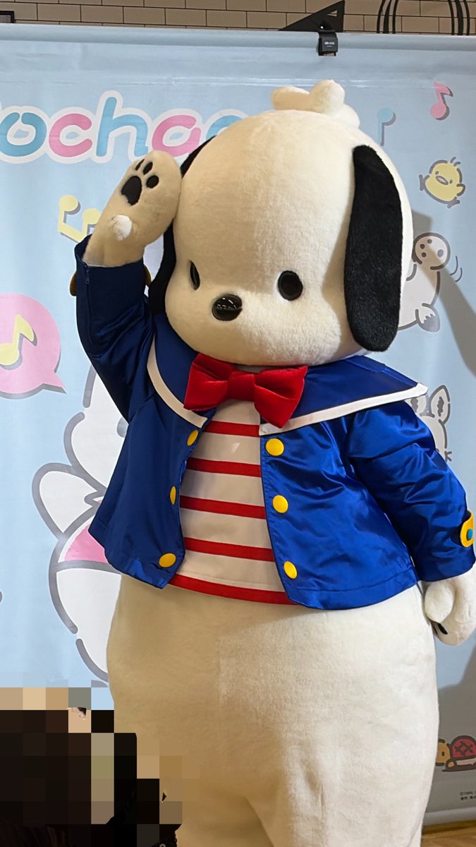 hangyogyogyoooo's tweet photo. 今日ははぴだん仲間を見に行ってきた🐶❣️

ハイタッチ会とかショー整理券だから、さすがにぽちゃ推しの人がもらった方がいいよな、と取らなかったけど、後ろの方からズームと隙間産業で頑張ったほうじゃない？！？！✨✨

生はんぎょにも会いたくなっちゃうなー❣️🐟 https://t.co/mCElQR5IVG