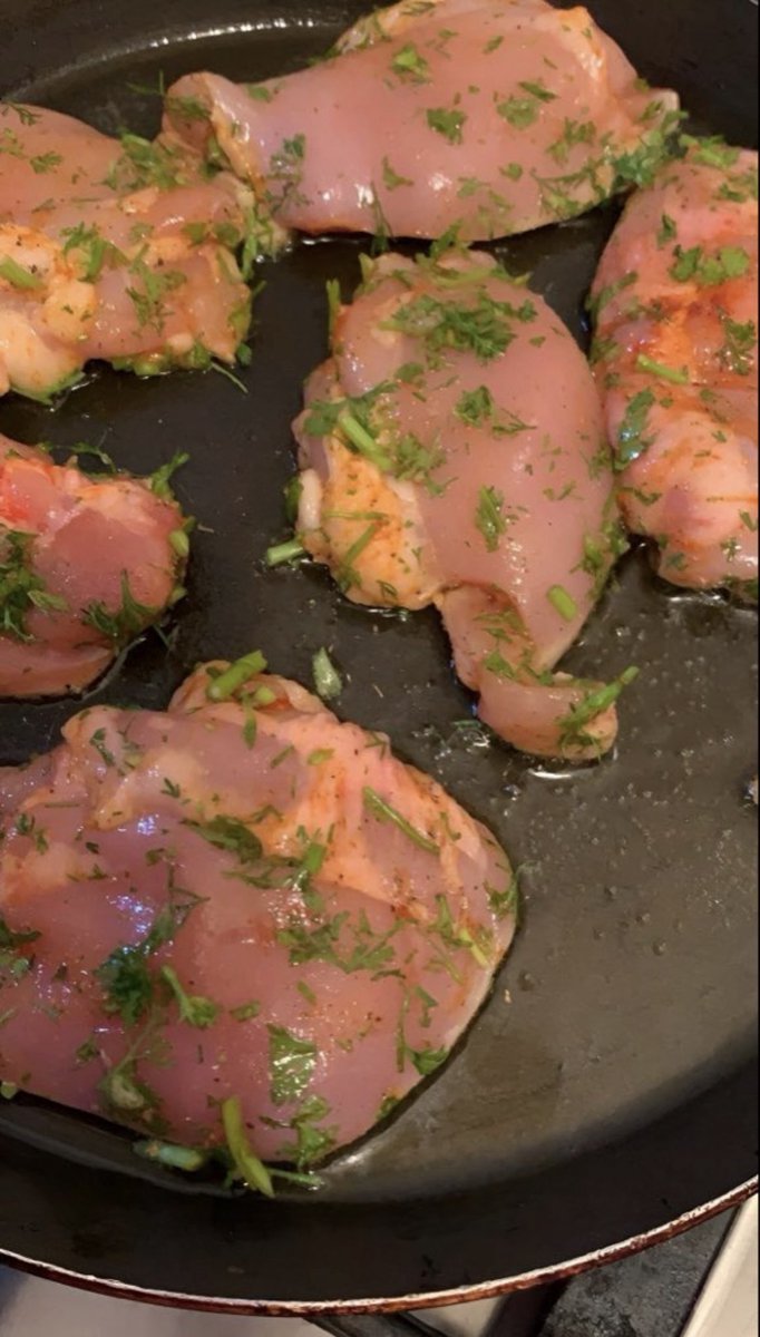 Reydeyr9's tweet photo. Cooking 🧑‍🍳 https://t.co/dk8QNLdMF4