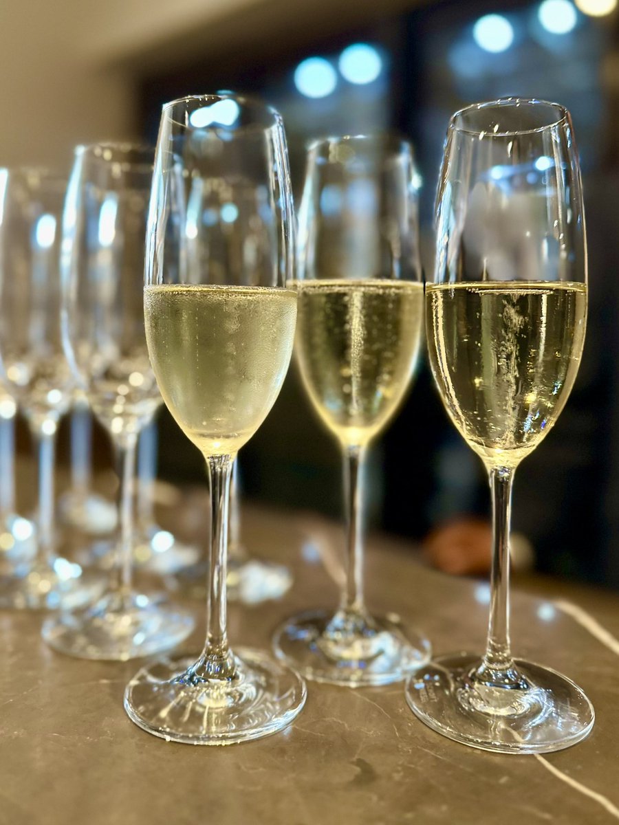 LaurasWorldza's tweet photo. #DelaireGraffEstate &amp; Winemaker Morné Vrey are in town folks, and what a treat that is! 

White Reserve 2024
Banghoek Chardonnay 2025
Terraced Block Chardonnay 2025

https://t.co/ilIi9pISjD

Botmaskop 2022
The Banghoek 2022
Laurence Graff Reserve 2021

#LaurasWorld #DelaireGraff https://t.co/tyFfUWBR3K