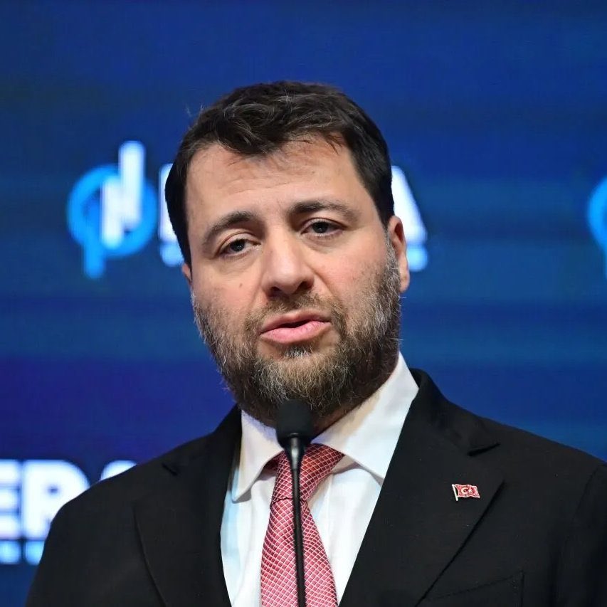 finansaljoker's tweet photo. 🔴 #SONDAKİKA

Emre Tezmen’in MKK yönetim kurulu üyesi olduğu ortaya çıktı.

Merkezi Kayıt Kuruluşu, Türkiye'deki sermaye piyasası araçlarının (hisse senedi, tahvil, fon vb.) elektronik ortamda güvenle saklandığı ve kayıtlarının tutulduğu resmi kurumdur. 

Tıpkı bir tapu dairesi gibi, hangi yatırımcının elinde ne kadar menkul kıymet olduğunu kayıt altında tutar.