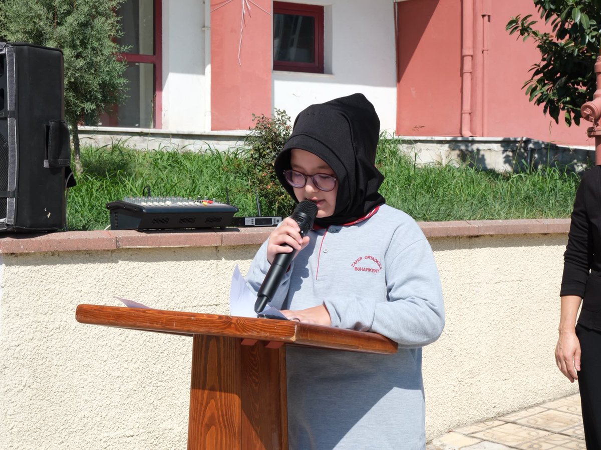 buharkentgov's tweet photo. ➡️➡️ Törene Kaymakam Vekilimiz Sayın Ahmet GÜLDEREN, Belediye Başkanımız Sayın Mehmet EROL, ilçe protokolü, gazilerimiz, şehit yakınları ve vatandaşlarımız katıldı.

Başta Gazi Mustafa Kemal Atatürk olmak üzere, tüm gazilerimizi saygı, minnet ve şükranla anıyoruz. 🇹🇷 https://t.co/gWbc04kL8H