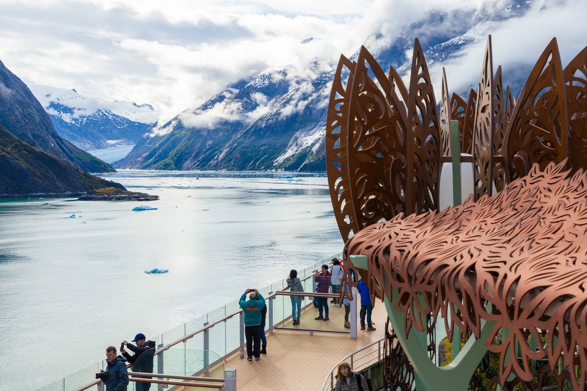 Cyndirae13's tweet photo. Set sail on the Celebrity Edge to the awe-inspiring landscapes of Alaska 🚢🏔️. From spectacular glaciers to majestic wildlife, each moment is a masterpiece. Indulge in world-class dining as you discover the true meaning of unparalleled views. #AlaskaAdventure #CelebrityEdge https://t.co/1B1qP6Z3fm