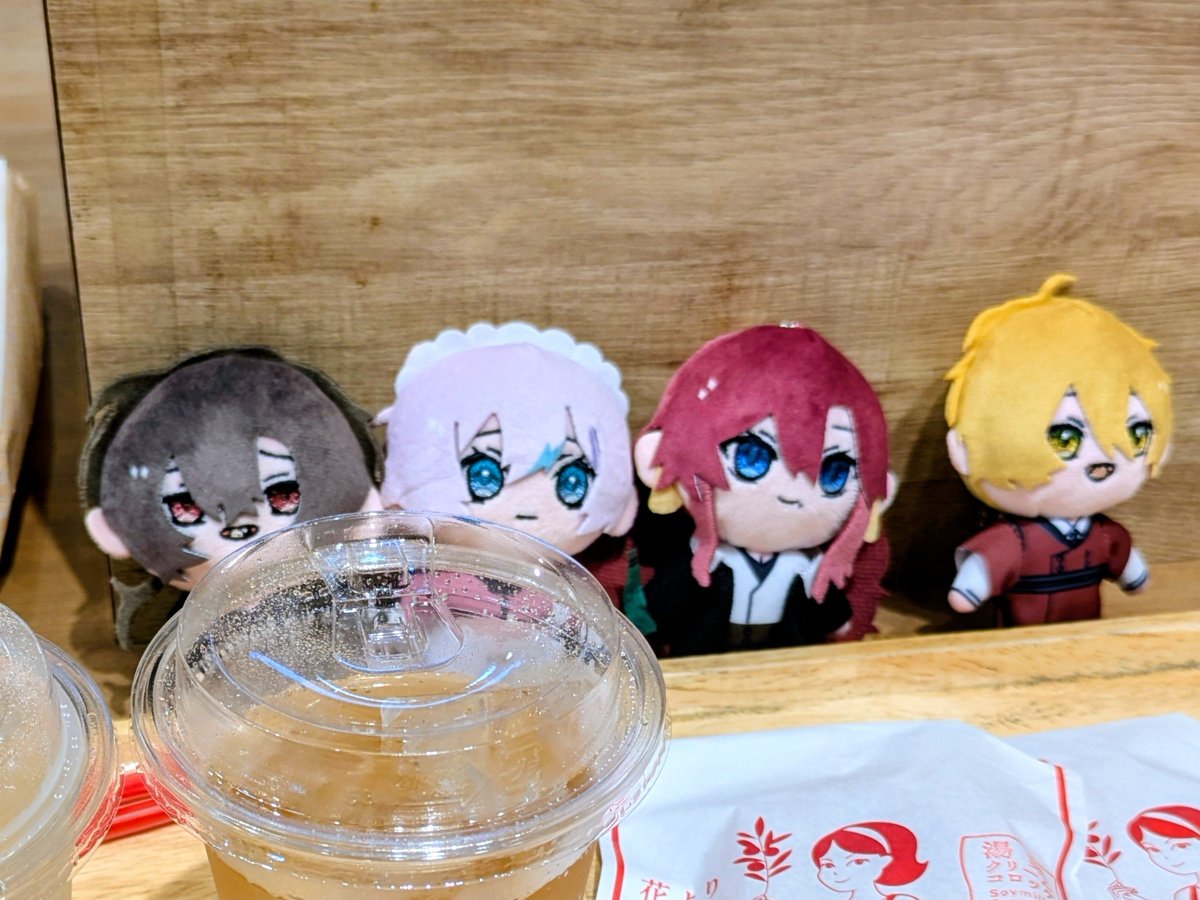 Agatha_rmsemjd's tweet photo. 自陣集合〜！！かわいい🥰🥰🥰(京都オフ)

#あがしゃんず四季送り https://t.co/BcvNUxDY60