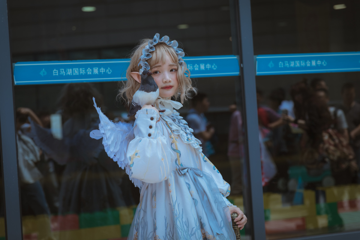 AleneStrolulc's tweet photo. Finalmente llegó el comiket! De los stands de doujinshi hasta los cosplays impactantes, hoy me sumerjo en este mundo de otakus , está siendo una experiencia inolvidable!， https://t.co/8tlhTMa0JF