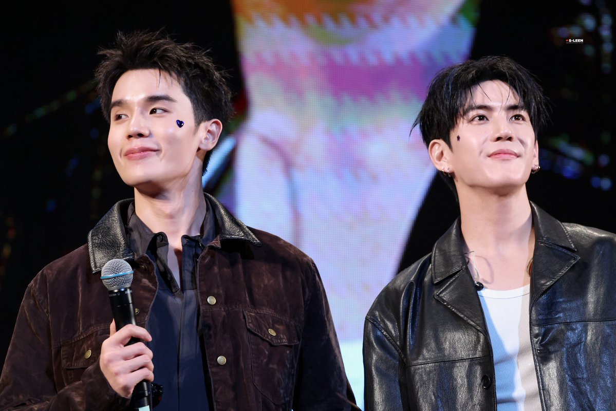 S_leen0413's tweet photo. 260919

JIMMYSEA DAISUKI DESU 

#GMMTVFANDAY33INOSAKA
#JimmySeaXFanday33inOSAKA #jimmysea #jimmyyjp #sea_tawinan @jimmyyjp_ @Sea_tawinan https://t.co/Oy616qwBLb