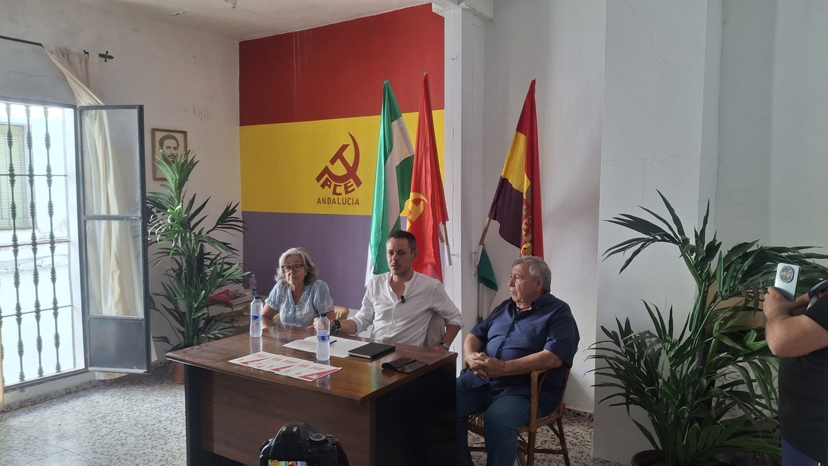 cserrano_hermo's tweet photo. Llegar a las sedes y encontrar sonrisas, alegría, debate y ganas, muchas ganas. Un eco imparable de esperanza resuena en la militancia.

¡Dientes, camaradas!
¡Dientes!

#HayPartido https://t.co/WSCA8w6hKW