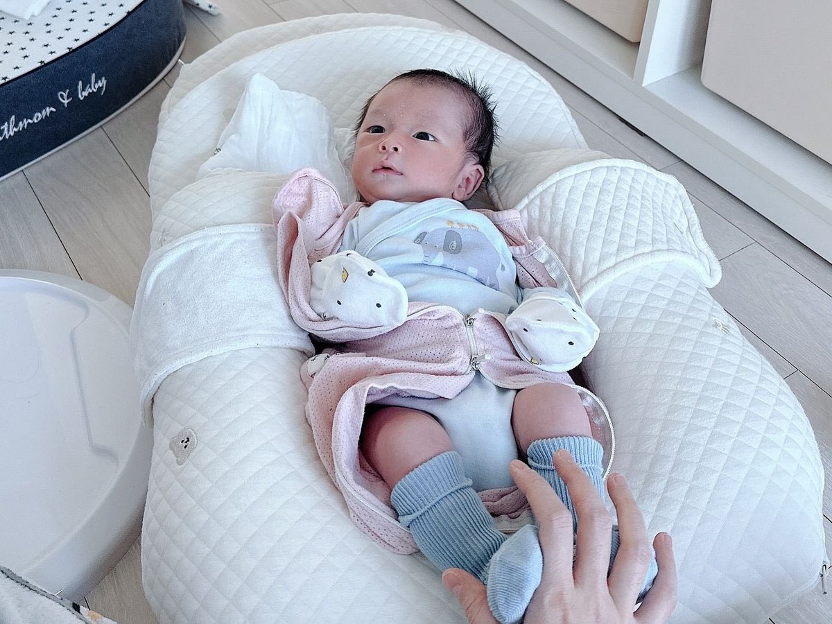 ElternHospi's tweet photo. ㅤ
✧.*ೃ༄ Hi World!
𝓟lease welcome the baby boy who the named is “Lee Jin Ho”, to complete their life's journey — 👩🏻‍❤️‍👨🏻 @LEE__MINHO87 &amp; @jin_a_nanaaaaa 
ㅤ
Date : September 19th, 2026
Time : 7 pm
W : 3.5 kg
H : 51 cm
TOB : Normal
ㅤ
🏥 ElternHospital https://t.co/fg151Qcoaf