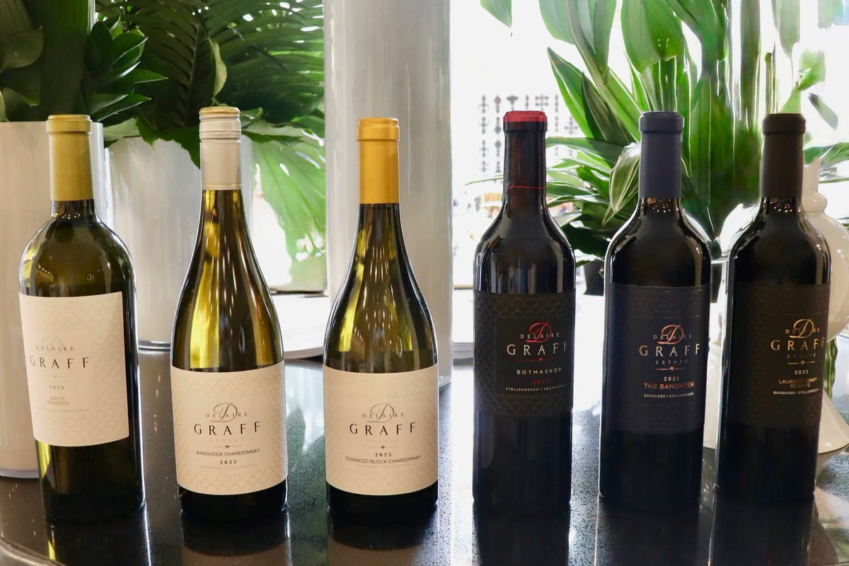 LaurasWorldza's tweet photo. Our day started with bubbles and West Coast oysters, with this all star lineup of wines from Delaire Graff Estate to look forward to.. 

..Onto the food:
Grilled tuna, tomato and bergamot foam, charred onion
https://t.co/dGiYX4lkyK

#LaurasWorld #delairegraff #delairegraffestate https://t.co/AfsM6dQhBo