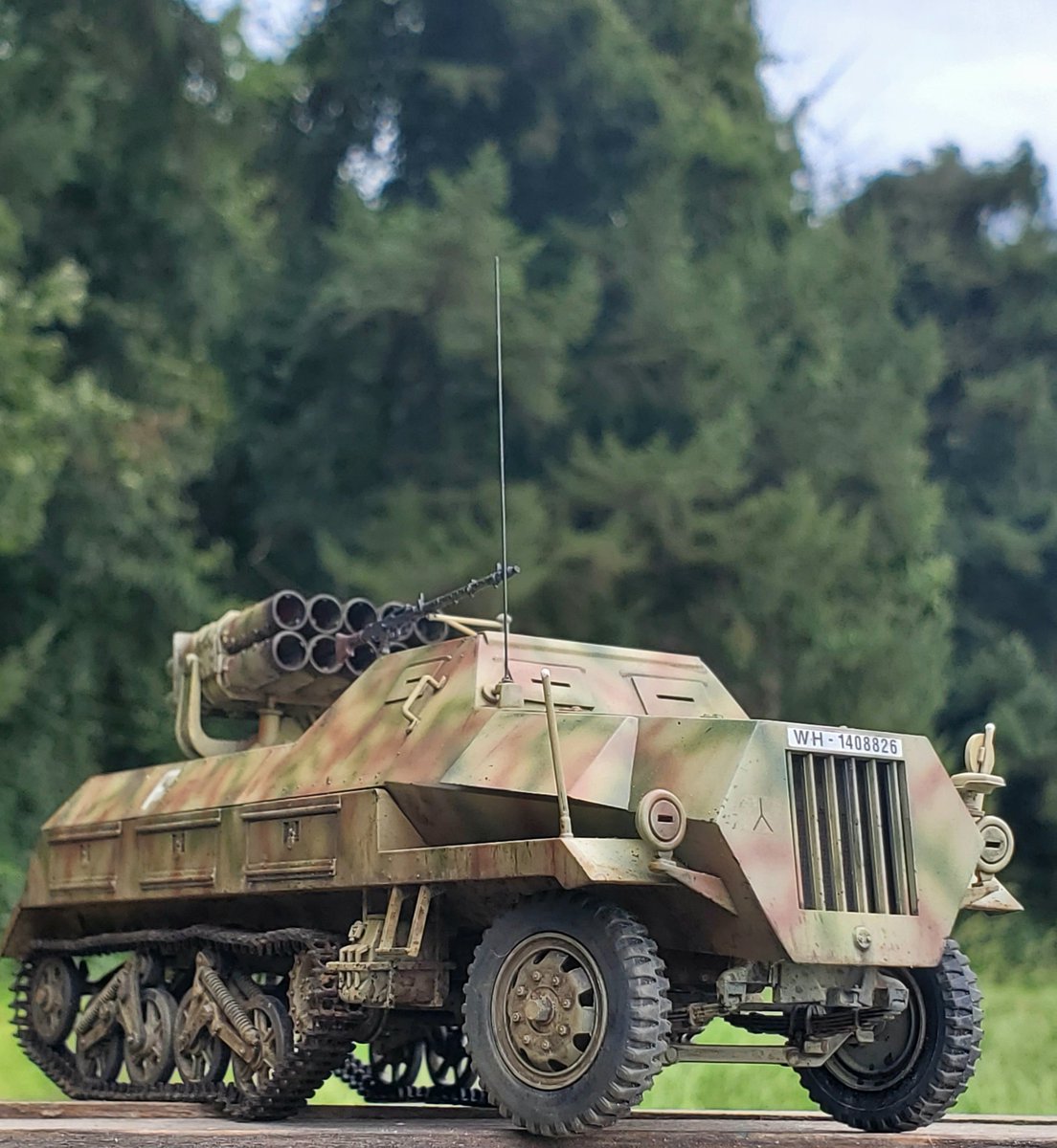 wildexam's tweet photo. 1/35 Sd.kfz.4/1
パンツァーベルファー42 第11パンツァーベルファー大隊 21自走中隊
フィンランド ラップランド 1944年夏
完成です❗(=ﾟωﾟ)ﾉ
マーキングは判読不能だったので一部省略…
#イタレリ
#italeri
#ロケミサ乱舞 https://t.co/MOw8QuOHGT