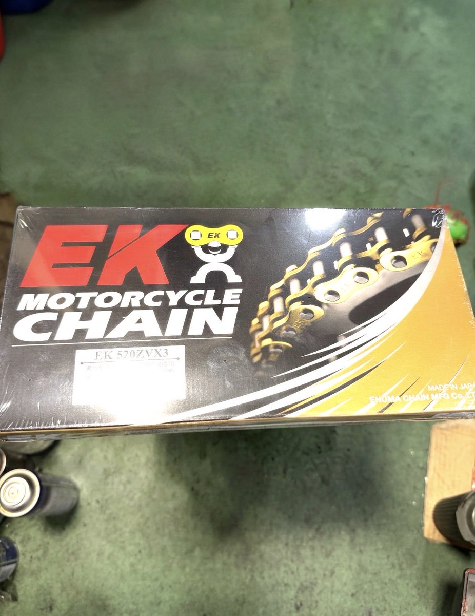 TysonRider126's tweet photo. この度、EKチェーン様より
サポートしていただけることになりました！

今回、このような素晴らしいご縁を繋いでくださった
アゲイン様にも感謝しております。

同じ石川県の企業であるEKチェーン様に
サポートしていただけることを本当に光栄に思います。

しっかり結果で恩返しできるよう、
全力でドラッグレース活動を頑張ります！

EKチェーン様
アゲイン様
ありがとうございます！

今後ともよろしくお願いいたします！

#jdster #ドラッグレース #EKチェーン　#江沼チェーン