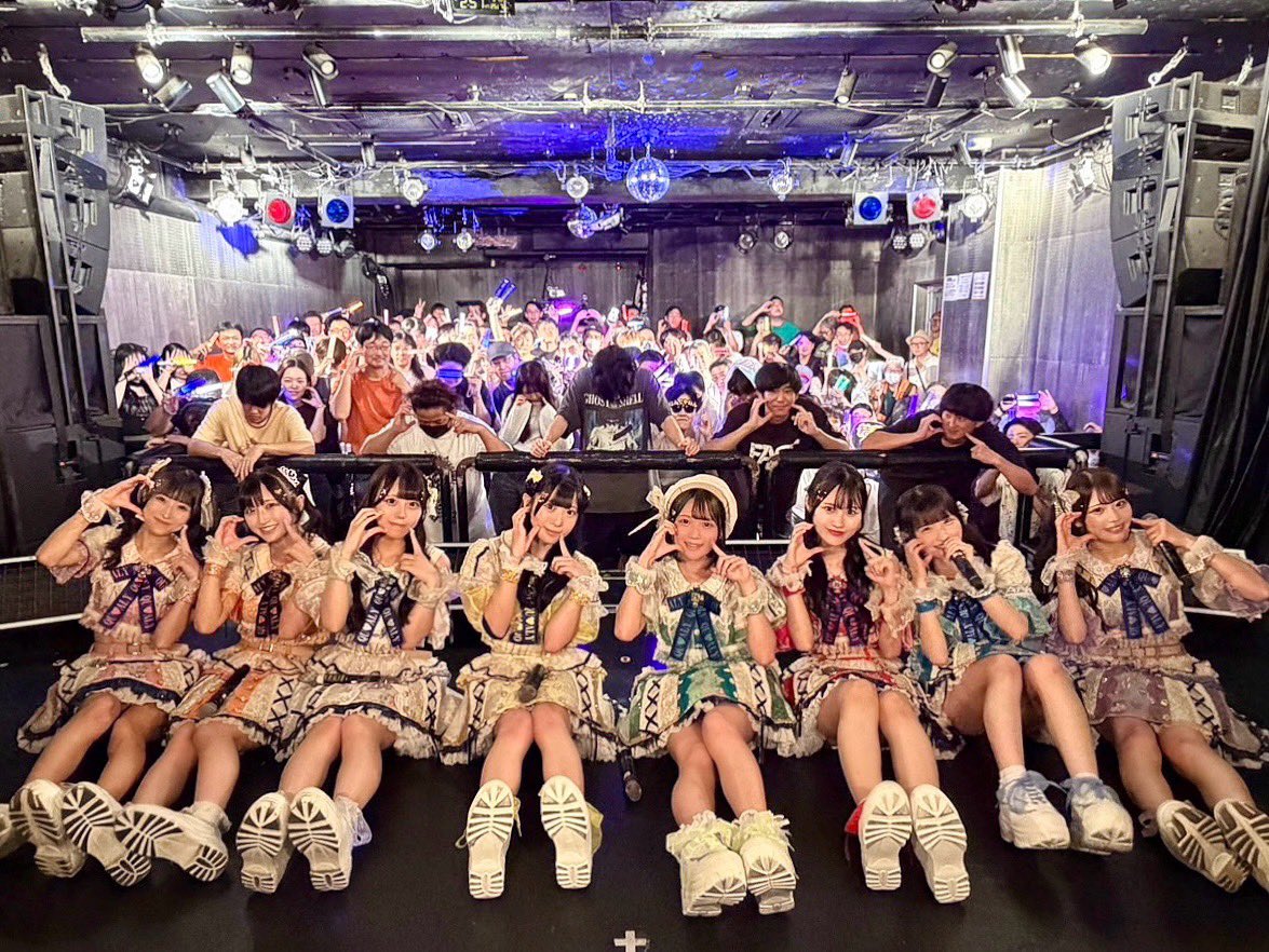 qualy_info's tweet photo. 『Qu♡Aly新体制お披露目ライブ!』
📍アメリカ村BEYOND

新体制になったQu♡Alyお披露目ライブ🎵💘、お越しいただきありがとうございました✨新メンバーが加わった新しいQu♡Alyはどうでしたか❔

次回は、9/20（日）
＼入場特典変更❕🎁／
①『Lay-La』
📍心斎橋SUNHALL

⏰OPEN10:40/START11:00
🎤11:20〜11:40
📸12:00〜13:00（並行B）

🎟 発売中‼️
https://t.co/o9kdNzRmEB
前売り￥3,000
当日券￥3,500
＋各1D

🎁2pt＋私物サイン券
𓐄 𓐄 𓐄 𓐄 𓐄 𓐄 𓐄 𓐄 𓐄 𓐄 𓐄 𓐄 𓐄 𓐄 𓐄 𓐄 𓐄 𓐄
②『Sweet Candy Music★』
📍梅田amHALL

⏰OPEN/16:00 START/16:20
🎤20:30〜20:50
📸21:15〜22:15（終演後）
⚠️穂村かのんのみ特典会21:00〜22:00で実施いたします

🎟発売中‼️
https://t.co/wzY8mdulGs
前方¥3,000 
一般 ¥2,500
＋各1D

🎁1pt

🎯2回しでキュアリーくじ🎯

ぜひお待ちしておりますυ > ̫ < υ💕