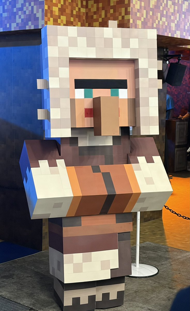 Pashimo69's tweet photo. FF7、幻想水滸伝目当てで何年振りかにゲームショウに、行ってまいりました…！
今回のゲームショウは大��奮でした！
 #TGS2026 https://t.co/UEMS76Ir6M