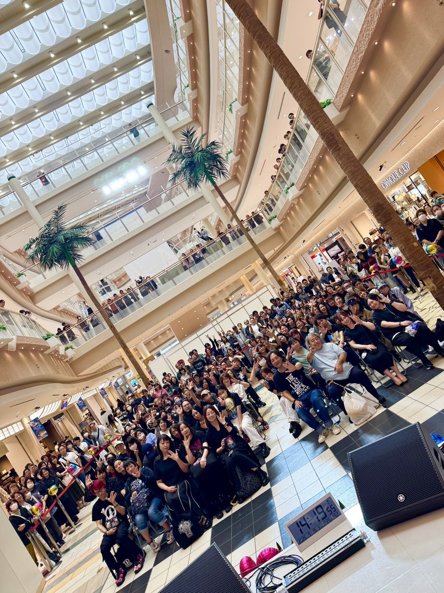 SUGIZOofficial's tweet photo. FMヨコハマ Rebellmusik in 小田原ダイナシティ。
本日公開収録でした！
集まってくれた皆様、本当にありがとう。
心から感謝！

この番組をこれからも大切に育んでいきます🥹　

#Fmyokohama
#Rebellmusik
#小田原
#ダイナシティ
#SUGIZO https://t.co/7nyYHvmaiY