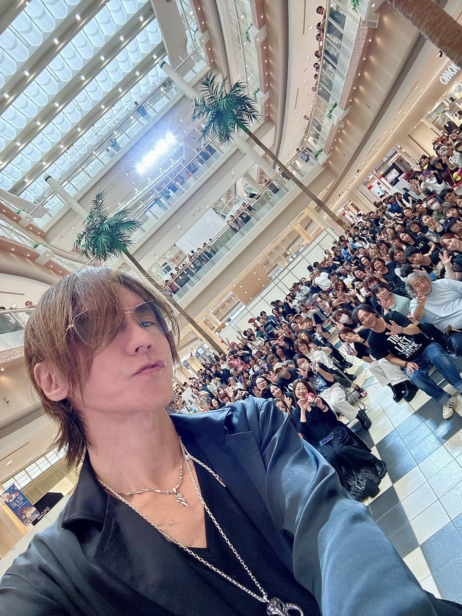 SUGIZOofficial's tweet photo. FMヨコハマ Rebellmusik in 小田原ダイナシティ。
本日公開収録でした！
集まってくれた皆様、本当にありがとう。
心から感謝！

この番組をこれからも大切に育んでいきます🥹　

#Fmyokohama
#Rebellmusik
#小田原
#ダイナシティ
#SUGIZO https://t.co/7nyYHvmaiY