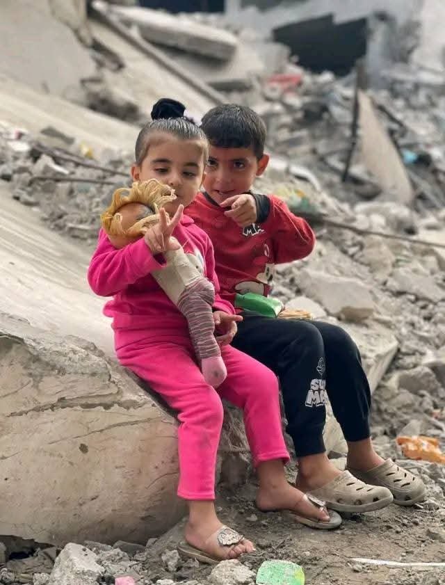 ROSiE3YOUSEF8's tweet photo. Unfortunately, some of you care, while others no longer do.
If you're browsing this post, please leave a comment. It's just a comment.

Don’t forget the children of Gaza. 💔 https://t.co/oB8UYnKdHR