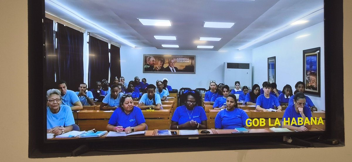 Elecciones_Cuba's tweet photo. #CENCuba/ En ameno e interactivo diálogo con la Presidenta de @Elecciones_Cuba @AlinaCENCuba,  jóvenes que trabajan y se vinvulan al órgano en todo el país,  reafirmaron su compromiso con el presente y futuro del Sistema Electoral cubano. #JóvenesPorLaDemocracia https://t.co/mNCen9Msbf