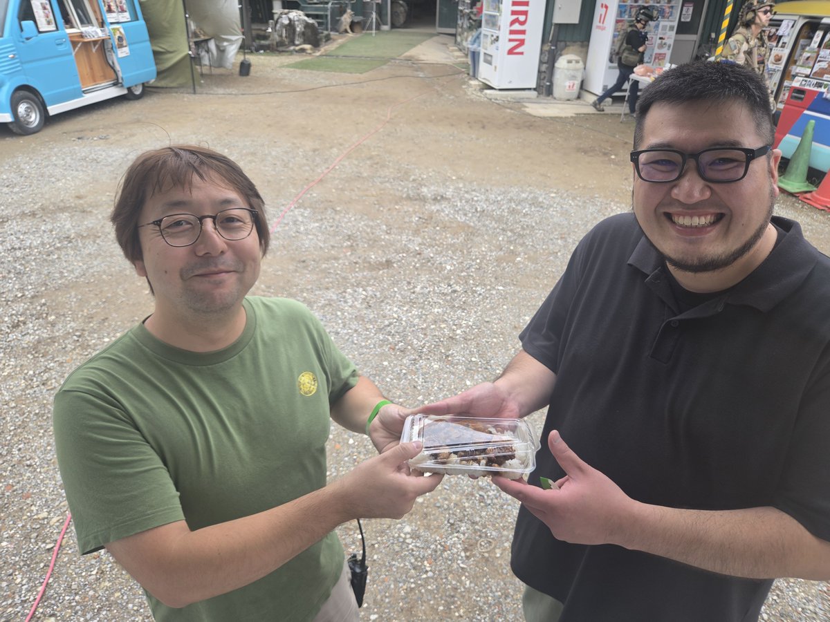 5arMXTcqOX2URHv's tweet photo. #サバパラ
#ファスガン
お集まりの皆さん！お疲れ様でした🙇‍♂️
今日のテーマはガンダム⁉️
連邦軍とジオン軍の熱い戦いが、セーフティでも繰り広げられてて、前回同様、迫力があり、食べ放題頼むお客様も居て、楽しくやり甲斐ある出店でした！
本日もありがとうございました🙇‍♂️
#サバゲー
#ぶち上げ倶楽部 https://t.co/A1L80SEoe8