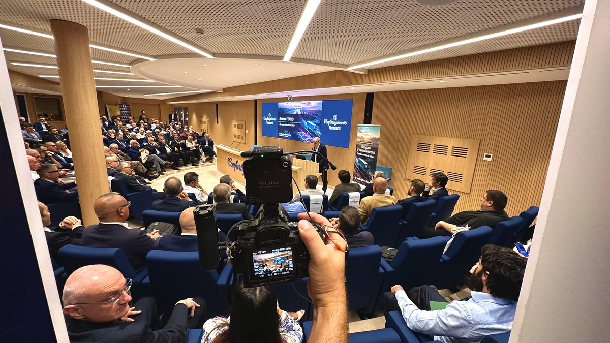 DPbox's tweet photo. Oggi riprese all’Assemblea Nazionale 2026 della @confartigianato #Trasporti #autotrasporto #camion #TIR #autotrasporti #carburante https://t.co/OHH8s7AiMO