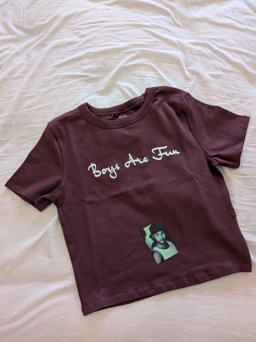 niallmynewangel's tweet photo. A @Jenni_5x también le ha llegado su camiseta para el concierto de Niall en bcn 🥹🥰💜 https://t.co/VEGPGSkmkR
