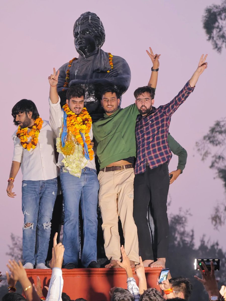 DeepanshuS_001's tweet photo. इंक़लाब ज़िंदाबाद था है और रहेगा 🔥🔥 https://t.co/EAcg7F3o33