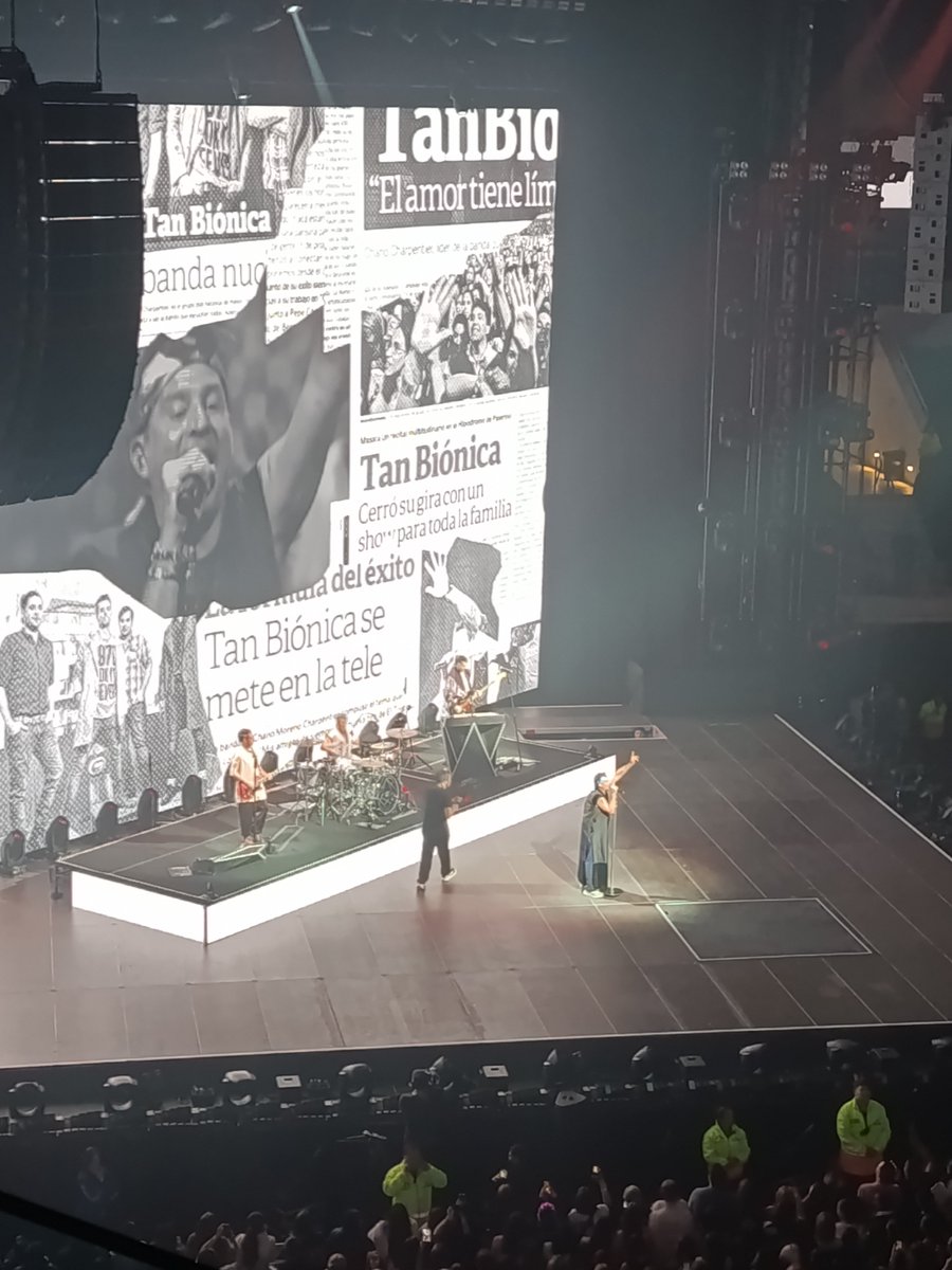 candacebionica's tweet photo. "Yo te espero", Perdida" y "La ensalada" regresan al Setlist https://t.co/5XxZE9QEy2