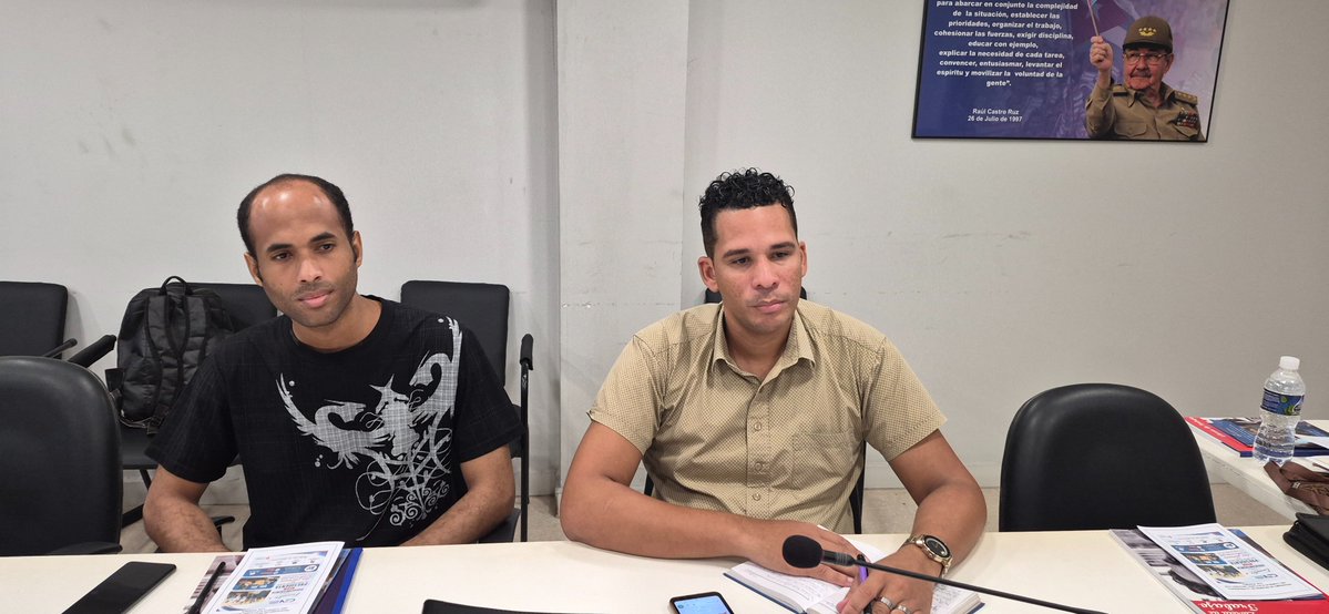 Elecciones_Cuba's tweet photo. #CENCuba/ La familia Electoral cubana cuenta con una fuerza juvenil que en las provincias y municipios del país, aporta con su impronta revolucionaria al perfeccionamiento de @Elecciones_Cuba. Son nuestros #JóvenesPorLaDemocracia https://t.co/vMB2IWJMdl